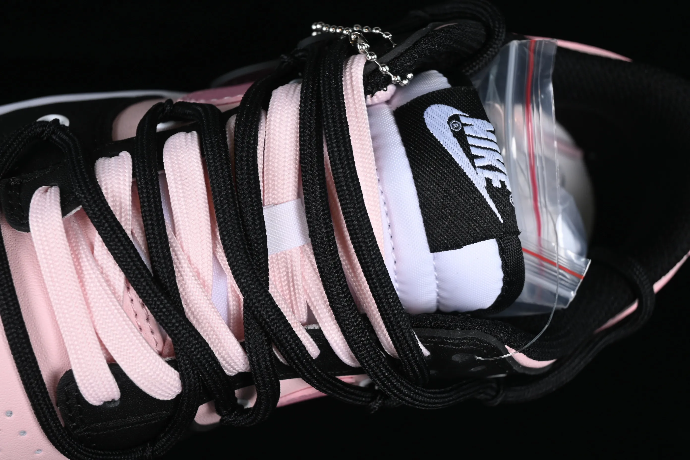 All Categories Nk SB Dunk Series Nk SB Dunk Low Low-top sneakers Gift box Nk Dunk Low Raspberry Black Pink Valentine's Day Customized version of deconstructed strap casual sneakers CW1590-100